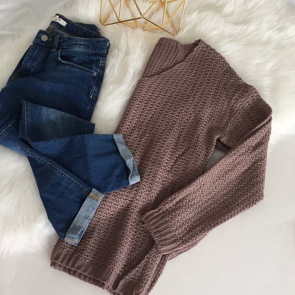 Sweaters - ❗️one left ❗️NWOT v-neck sweater